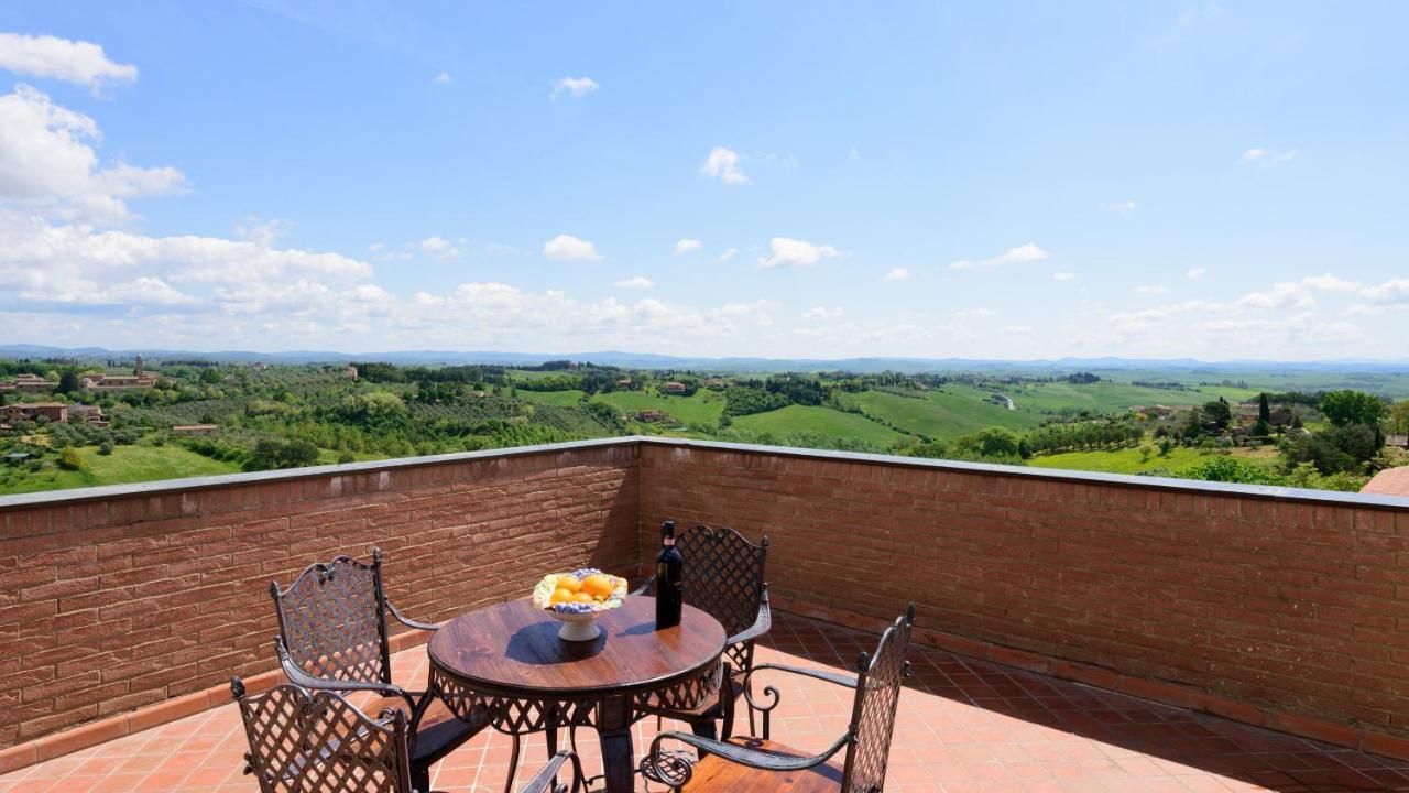 Luglie 360° Panoramic Terrace Apartment Siena Bagian luar foto